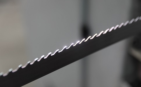 林芝双金属带锯条产生切削噪音的原因具体有哪些？